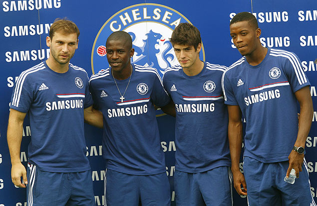 Da esq. para dir: Ivanovic, Ramires, Lucas Piazon, e Chalobah em evento promocional do Chelsea na Indonsia