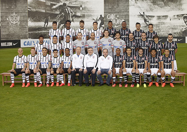 Os dois novos uniformes do Corinthians