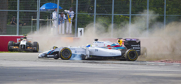 Felipe Massa e Sergio Perez, da Force India, aps acidente no circuito do Canad
