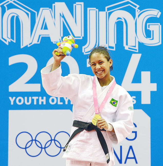 Layana Colman conquista a medalha de ouro na categoria at 52kg