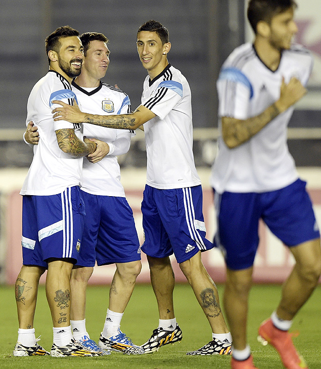 Lavezzi, Messi e Di Maria em treino da Argentina, no Rio