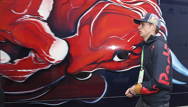 O piloto Max Verstappen, 16, que vai correr pela Toro Rosso em 2015