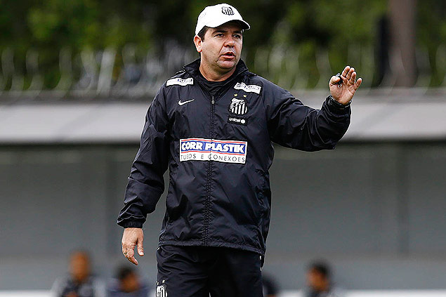Enderson Moreira justificou a derrota do Santos pelo cansao e jogadores nas selees brasileira e chilena