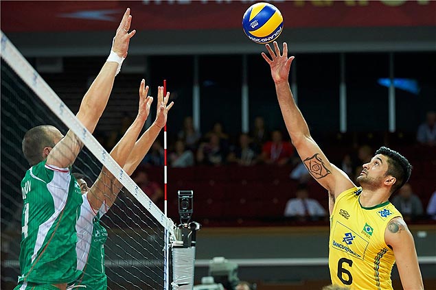 Vissotto tenta um ponto para o Brasil contra a Bulgria