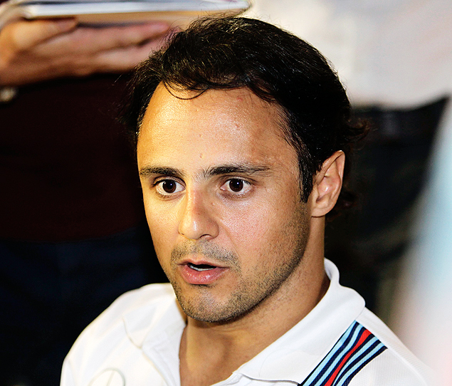 O piloto brasileiro Felipe Massa durante entrevista em Cingapura