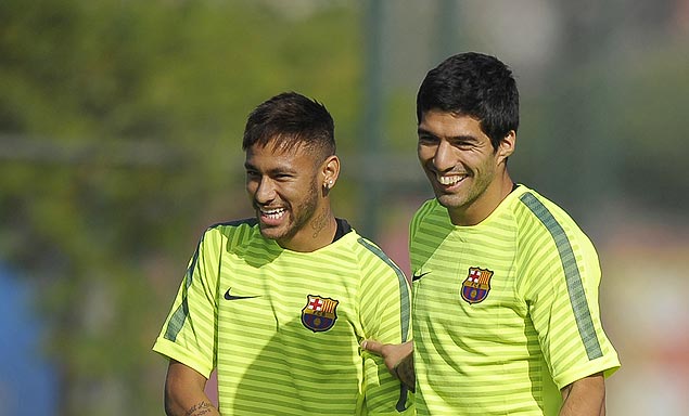 Neymar e Surez durante o treinamento do Barcelona, na Espanha