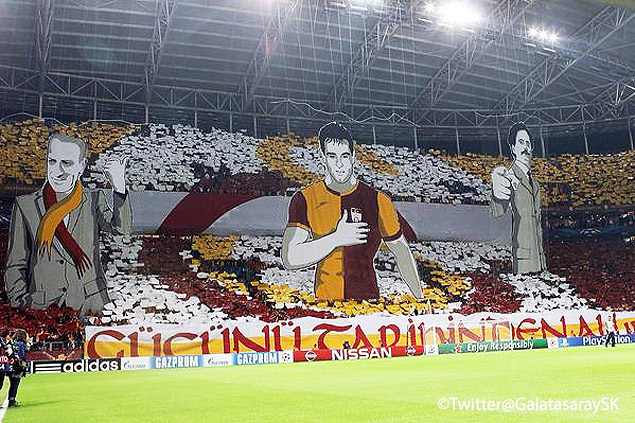 Mosaico  exibido durante jogo do Galatasaray e Borussia Dortmund, pela Liga dos Campees