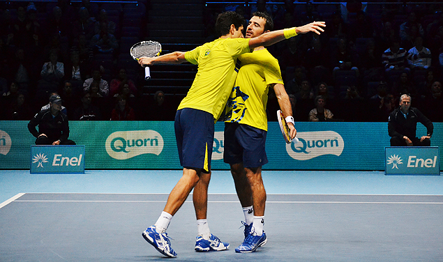 Marcelo Melo e Ivan Dodig comemoram vaga na deciso das Finais da ATP, em Londres