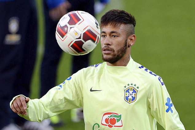 O atacante Neymar durante o treino de sexta-feira, em Viena