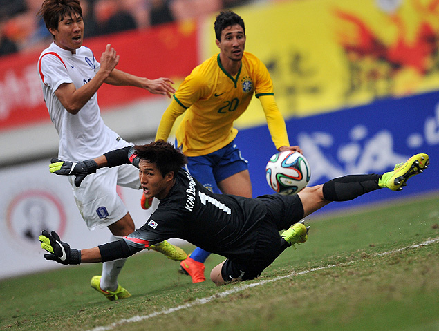 Ryder Matos marca o segundo gol da seleo olmpica contra a Coreia do Sul