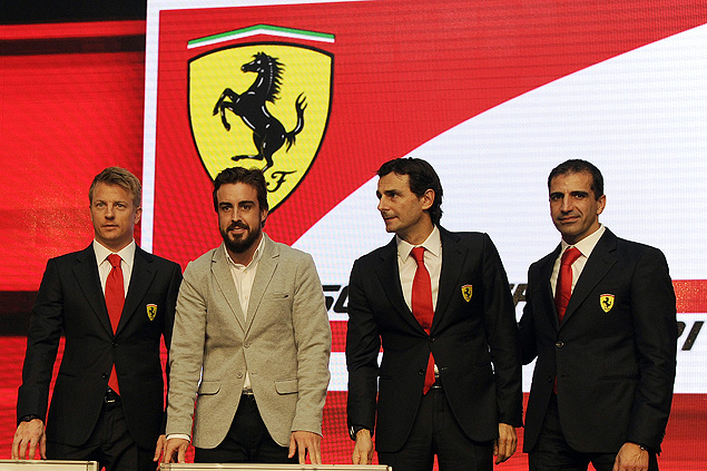Raikkonen, Alonso, De la Rosa e Gen em festa de final de ano da Ferrari