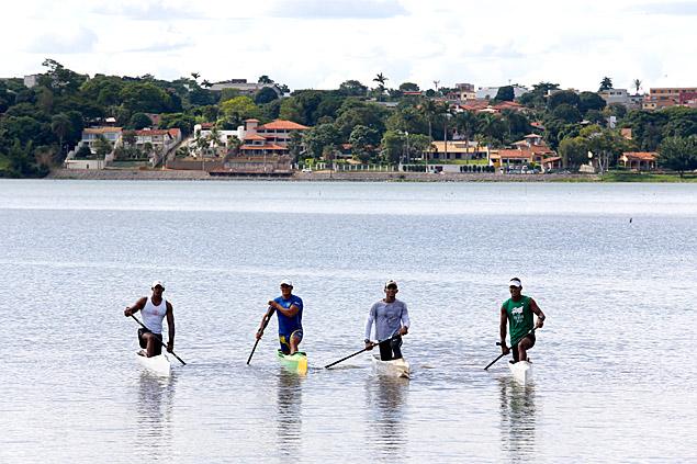 Erlon, Nivalter, Isaquias e Ronilson (esq. pra dir.) treinam em Lagoa Santa 