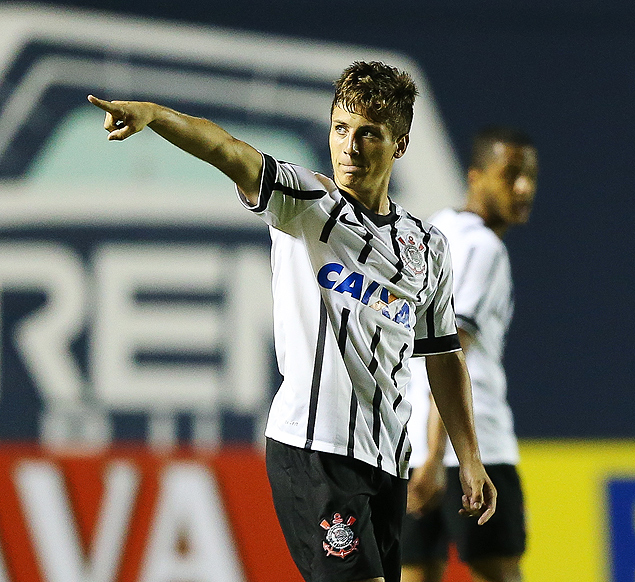 Matheus Cassini comemora o primeiro gol do Corinthians na Copa So Paulo de Futebol jnior