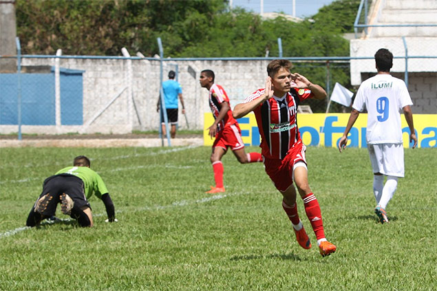 Isaac Prado comemora gol pelo Botafogo na Copa So Paulo de futebol jnior