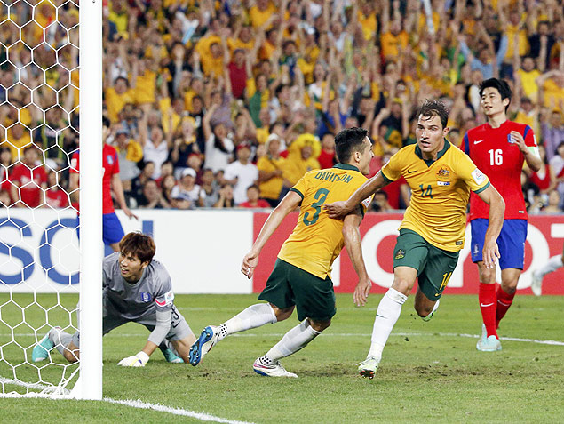 James Troisi comemora o gol que deu a vitria para a Austrlia