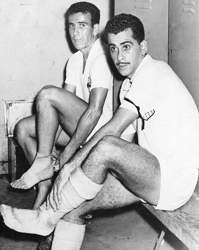 Dalmo (esq.) ao lado de Zito, em foto de 1959