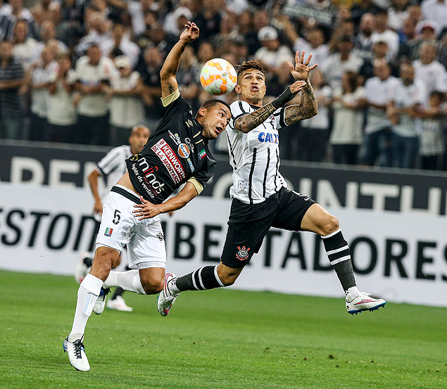 Guerrero durante a partida entre Corinthians e Once Caldas