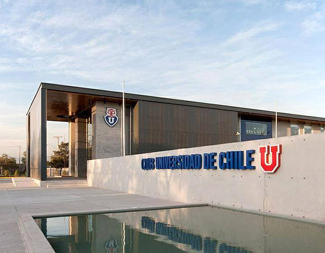 Fachada do Centro Deportivo Azul, o centro de treinamento da Universidad de Chile, onde a seleção ficará durante a Copa América 