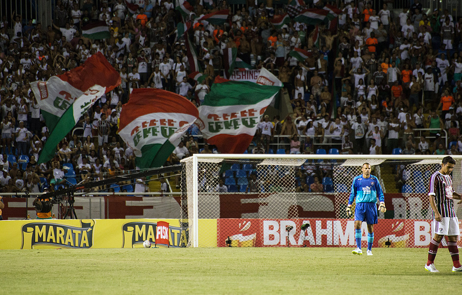 Torcida do Fluminense durante jogo da equipe contra o Vasco no Engenho