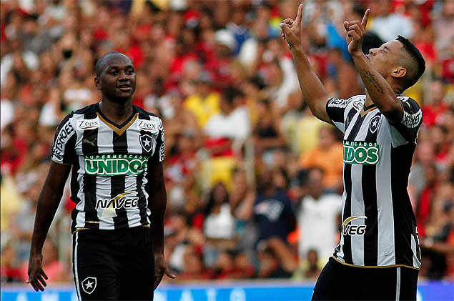 Tomas comemora gol para o Botafogo contra o Flamengo