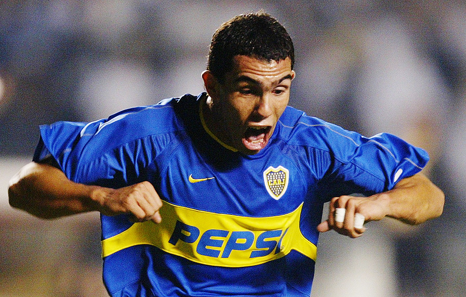 Tevez comemora gol marcado na final entre Boca Juniors x Santos em 2003 