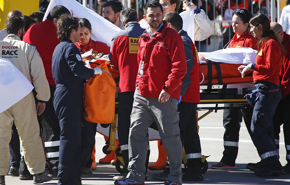 Equipe mdica da F-1 resgata Alonso aps acidente na Espanha