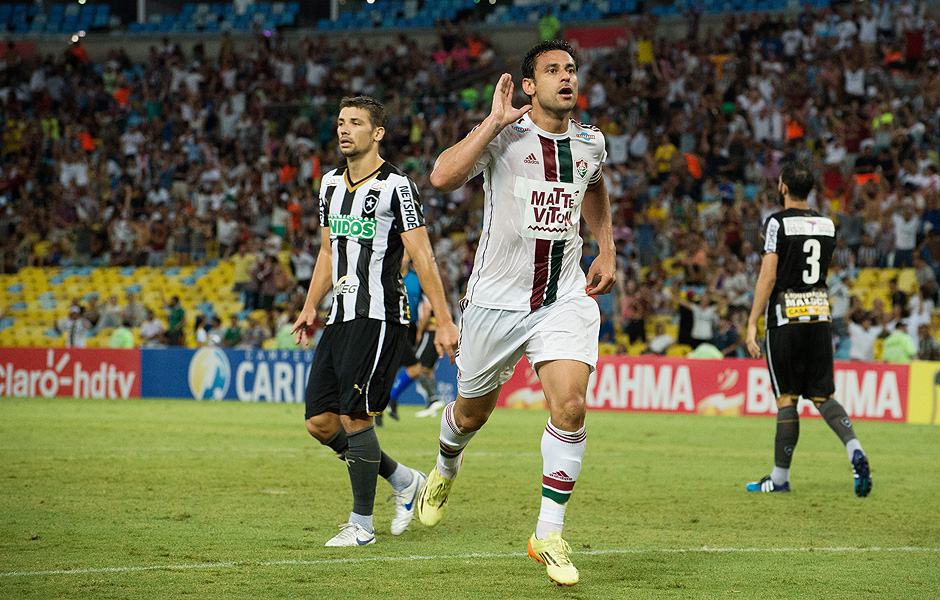 O atacante Fred comemora gol pelo Estadual do Rio