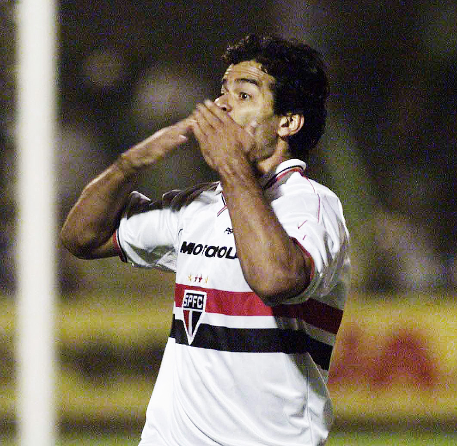 O meia Ra manda beijos para a torcida do So Paulo aps marcar o segundo gol do time contra o Palmeiras, no Palestra Itlia