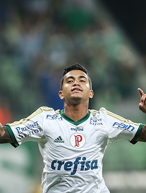 No retorno de Valdivia, Palmeiras bate o Mogi Mirim por 3x1 pelo Campeonato Paulista e pressiona o São Paulo; Dudu (foto) fez 2 gols