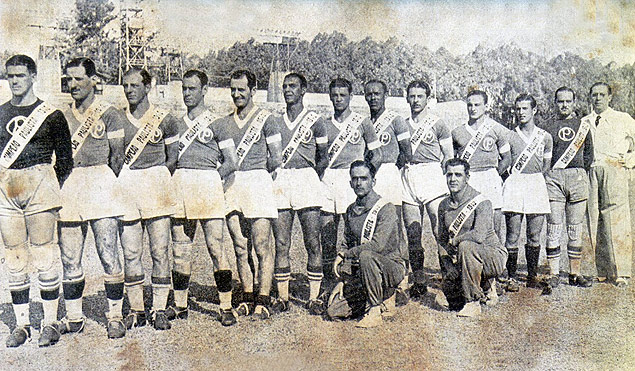 Quinto jogador em p, da direita para a esquerda, pai de Marco Polo Del Nero defendeu o Palmeiras