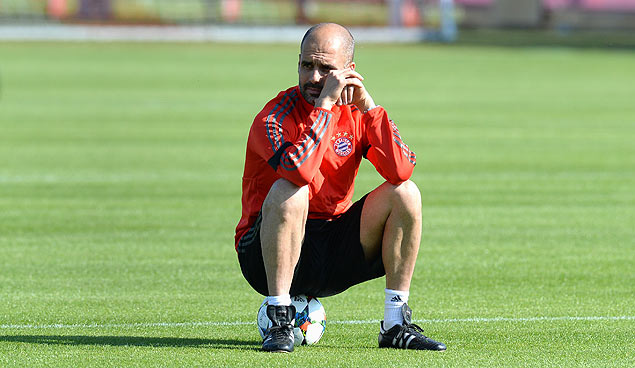 Guardiola observa treino do Bayern de Munique