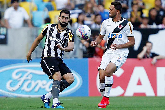 Lance da primeira final entre Botafogo e Vasco