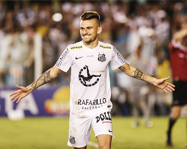 O meia Lucas Lima volta ao time do Santos aps cumprir suspenso contra o Corinthians