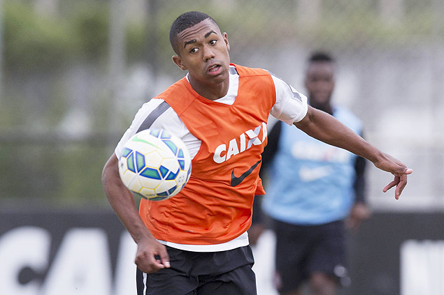 Malcom durante treino do Corinthians
