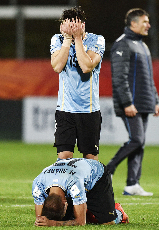 Erick Cabaco e Mathias Suarez lamentam eliminao do Uruguai para o Brasil no Mundial sub-20