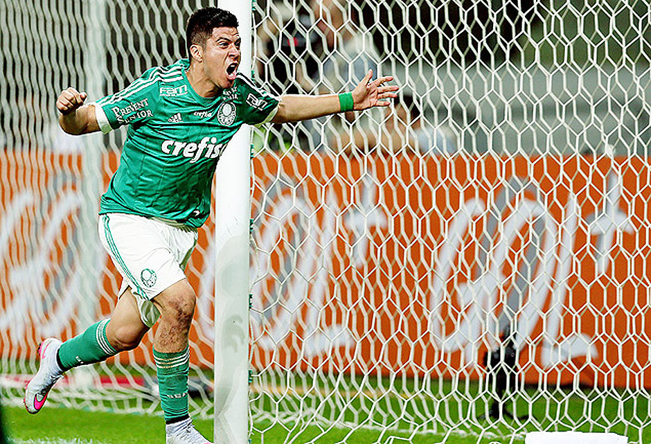 Cristaldo comemora gol da vitria do Palmeiras sobre o Fluminense