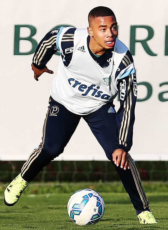Gabriel Jesus durante treino do Palmeiras