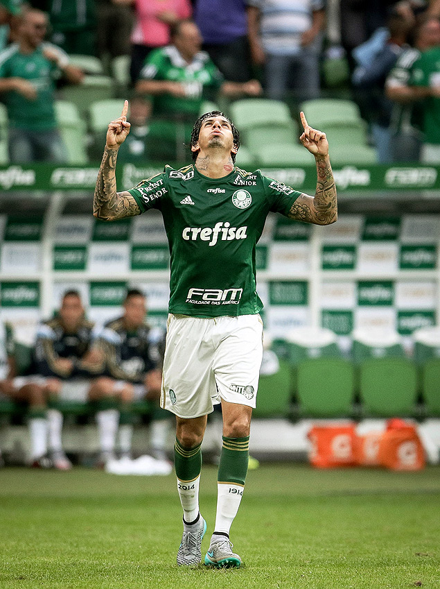 Victor Ramos comemora gol marcado pelo Palmeiras