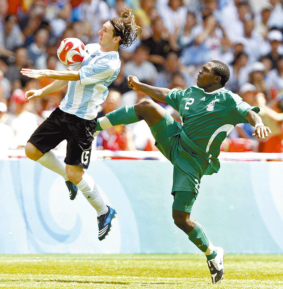 Messi durante da Olimpada de Pequim contra a Nigria 