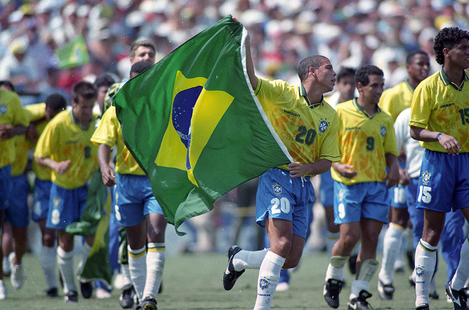 Seleção brasileira comemora o tetra na Copa de 1994 (17.jul.1994 - Pisco Del Gaiso/Folhapress)