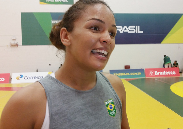 Aline Silva, da luta olmpica, no centro de treinamento do Brasil na Universidade de York, em Toronto 