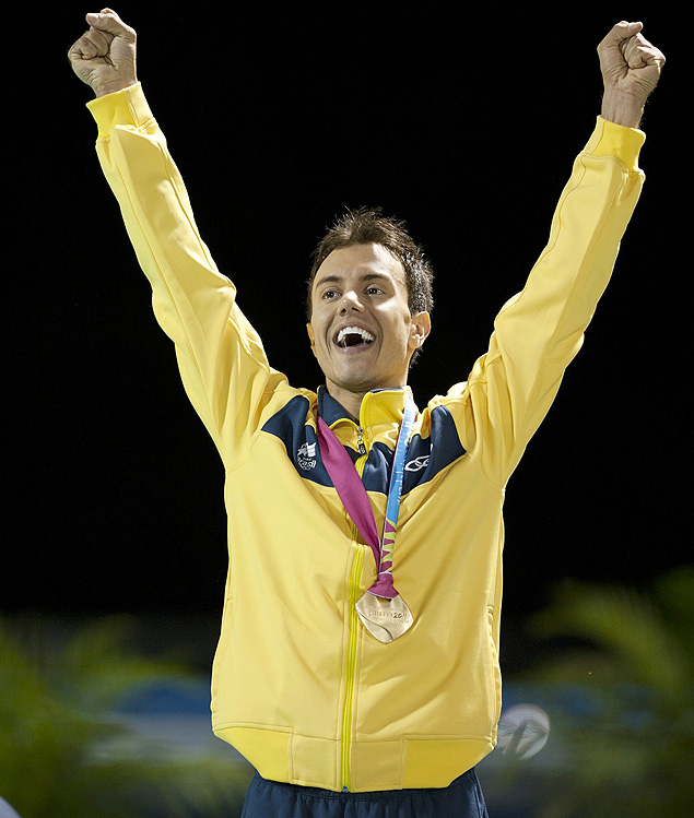Marcel Strmer comemora a medalha de ouro conquistada em Guadalajara