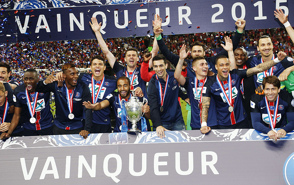 Jogadores do PSG comemoram o título francês 