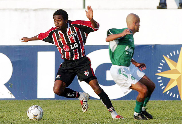 Jorginho Paulista durante partida do So Paulo contra o Palmeiras, em Campinas em 2003