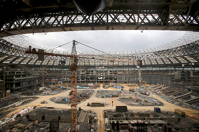 A view shows the Luzhniki stadium under reconstruction in Moscow, Russia, July 9, 2015. Russia will host the World Cup soccer tournament for FIFA in 2018. REUTERS/Maxim Shemetov ORG XMIT: MSH014
