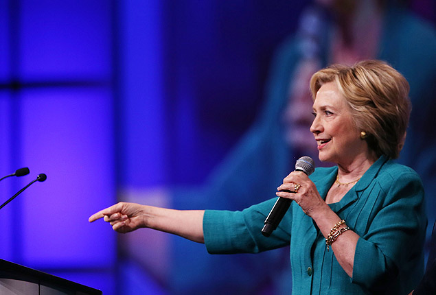 Hillary Clinton, pr-candidata democrata a Presidncia, discursa em Fort Lauderdale, na Flrida