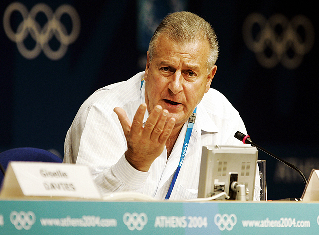 ORG XMIT: 154501_0.tif Disciplinary spokesman for the International Olympic Committee Francois Carrard pauses during a news conference in Athens August 16, 2004. The International Olympic Committee (IOC) disciplinary hearing into the missed dope tests of Greek sprinters Costas Kenteris and Katerina Thanou was interrupted on Monday when their lawyer sought a two-day postponement. REUTERS/Mike Blake 