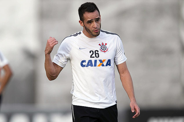 O meio-campista Renato Augusto durante treino do Corinthians