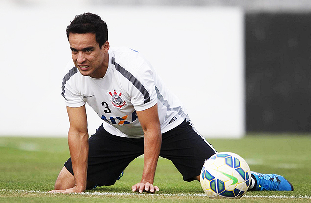 Jadson durante treino do Corinthians na vspera de jogo contra o Santos