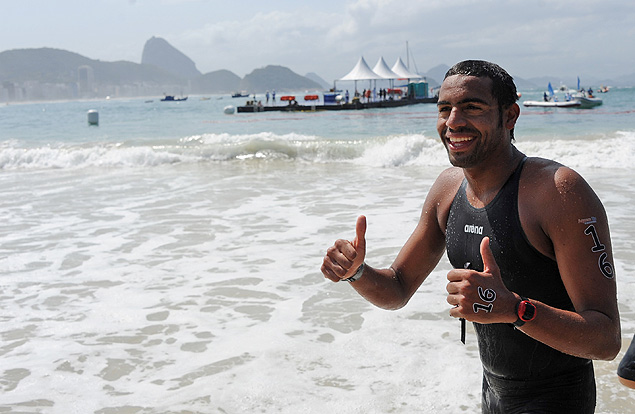 Allan do Carmo durante evento-teste da maratona aqutica no Rio